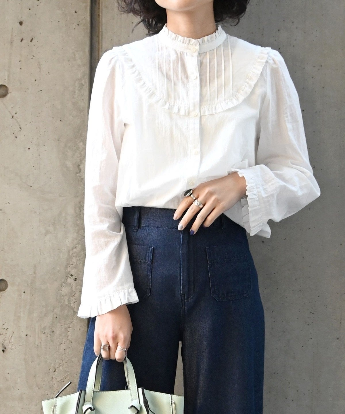 SHIPS any: フリル スタンドカラー ブラウス〈ウォッシャブル〉