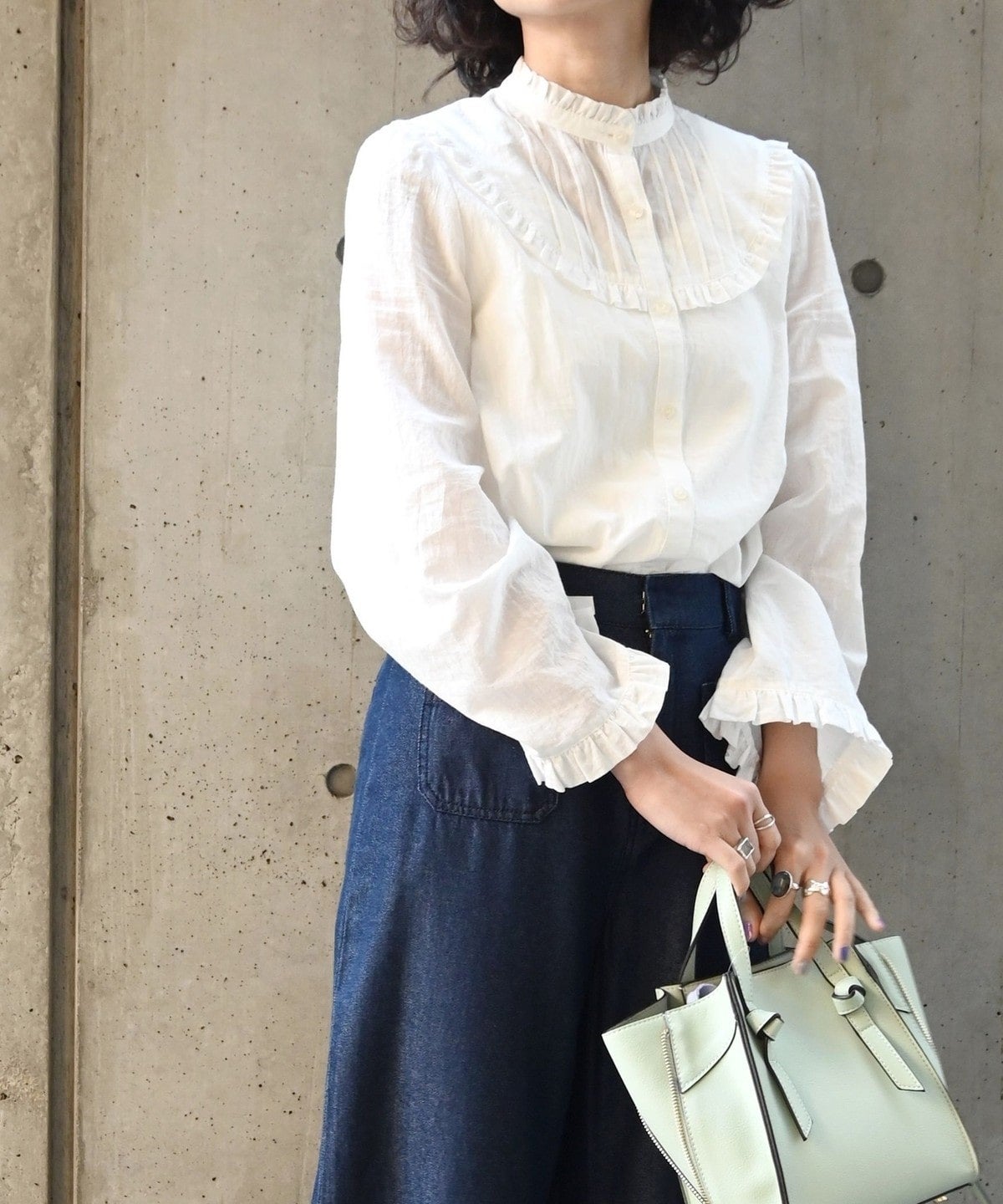 SHIPS any: フリル スタンドカラー ブラウス〈ウォッシャブル〉