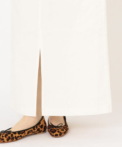 【SHIPS別注】UNIVERSAL OVERALL: Vネックジャンパースカートwhite