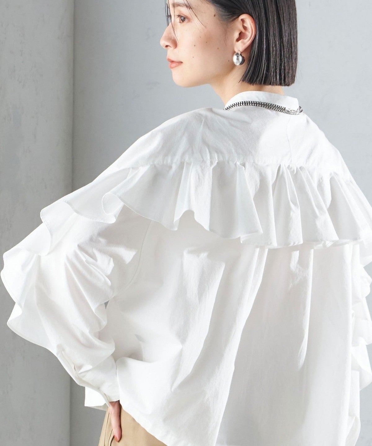 〈手洗い可能〉近江晒 タイプライター ラッフル ブラウス 24SS