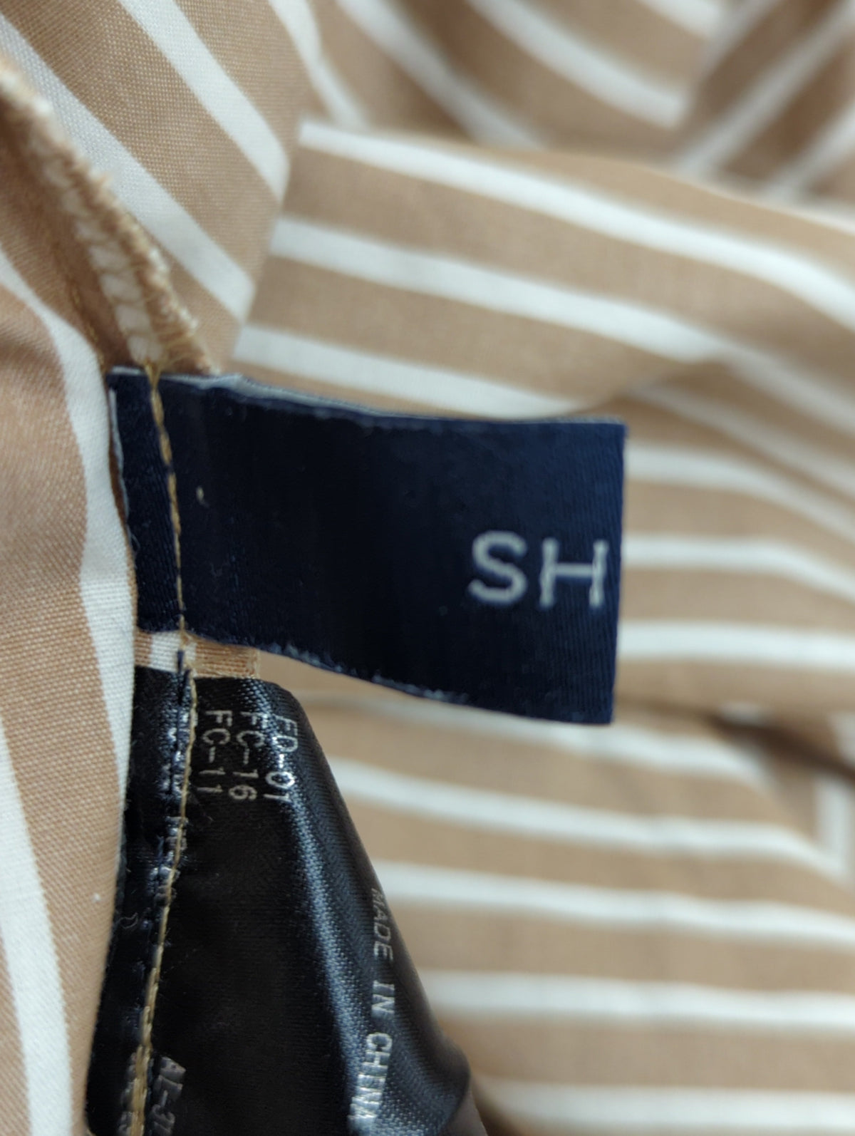 〈手洗い可能〉フロントパールモチーフボタン シャツワンピース（ストライプ）