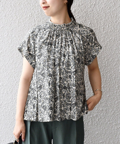 〈手洗い可能〉DEVEAUX フレンチスリーブブラウス