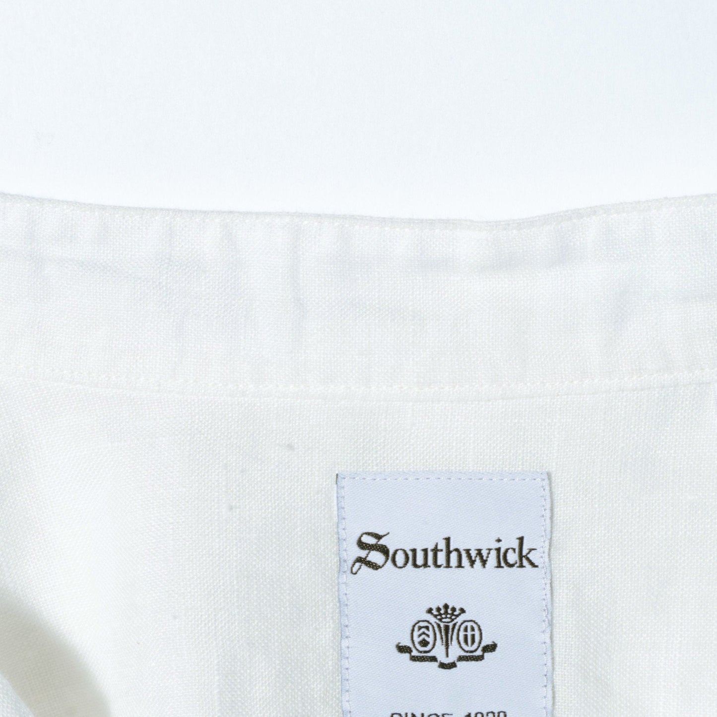 Southwick Gate Label: リネン バンドカラーシャツ