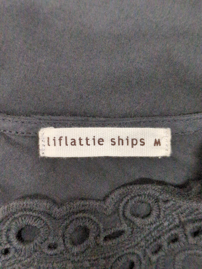 liflattie ships:スカラップレースVネックブラウス