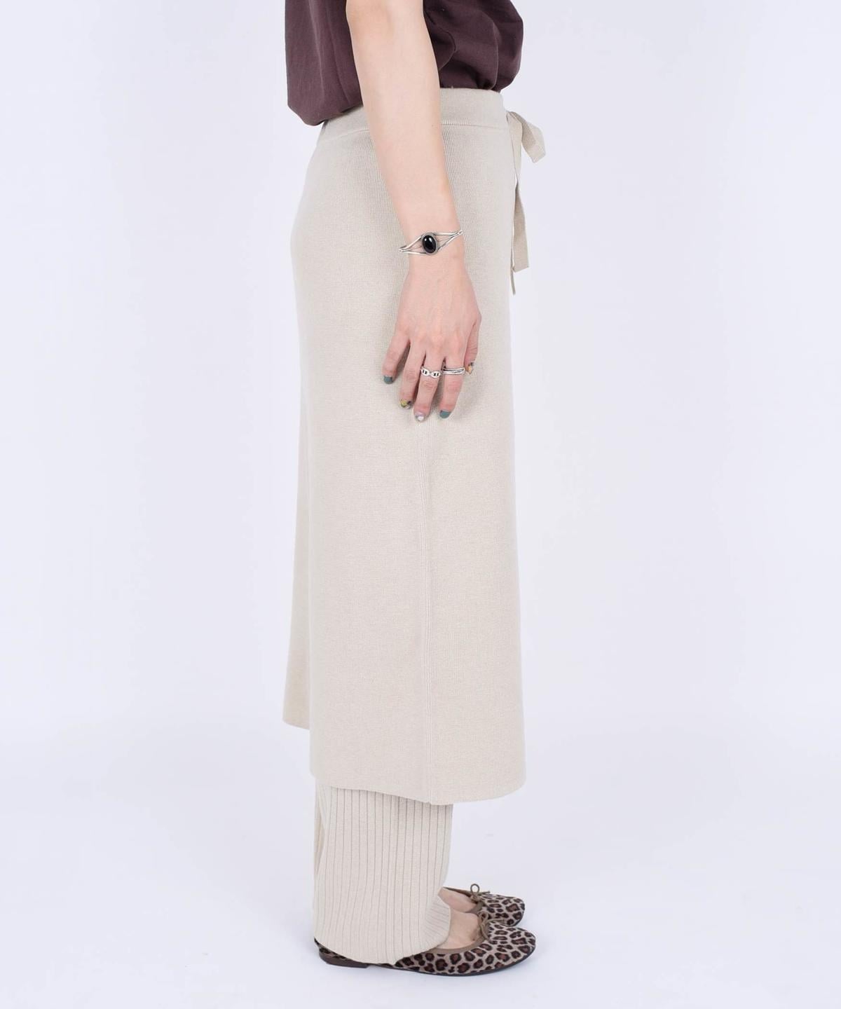 Khaju:ニットスカート×パンツ