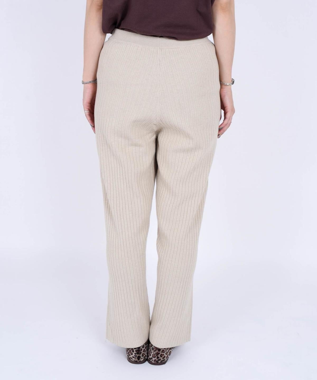 Khaju:ニットスカート×パンツ