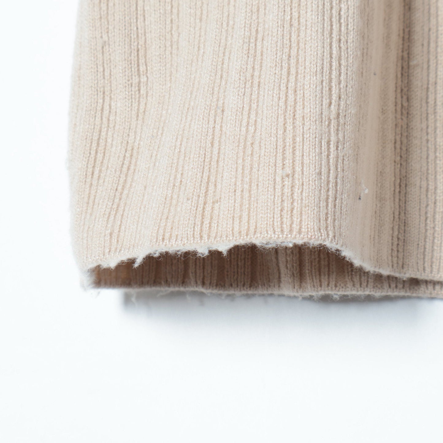 Khaju:ニットスカート×パンツ