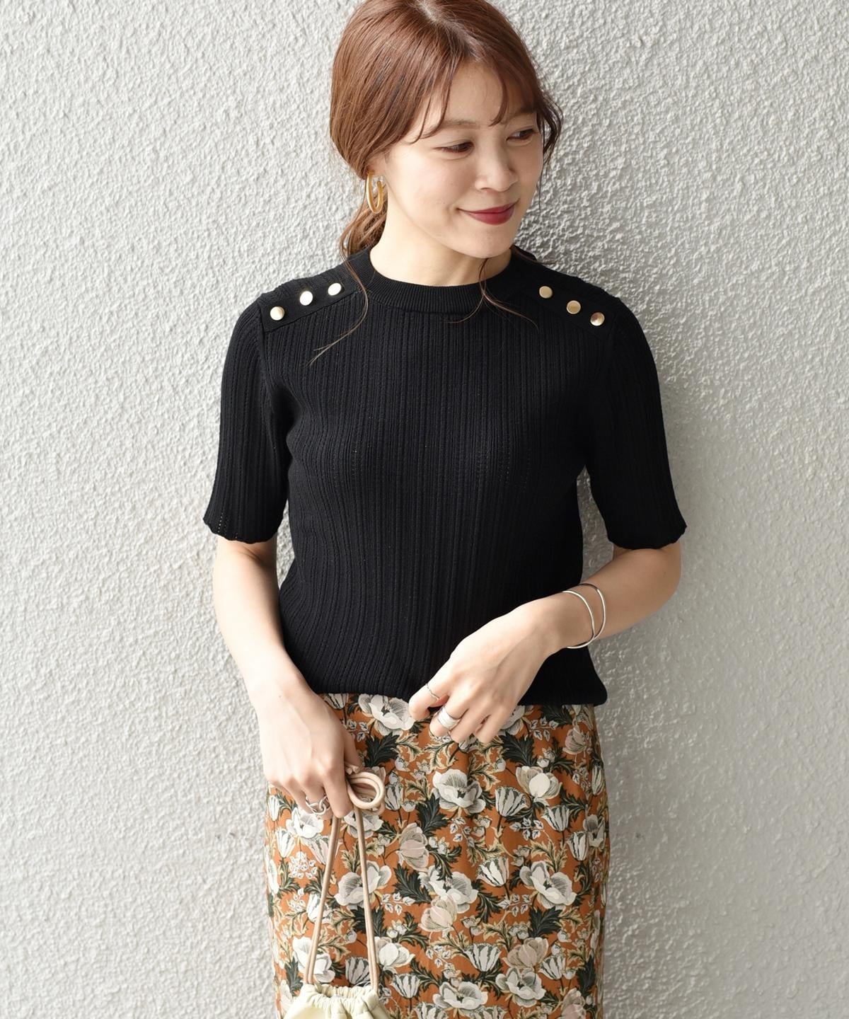 【手洗い可能】スカシショルダーボタンニット
