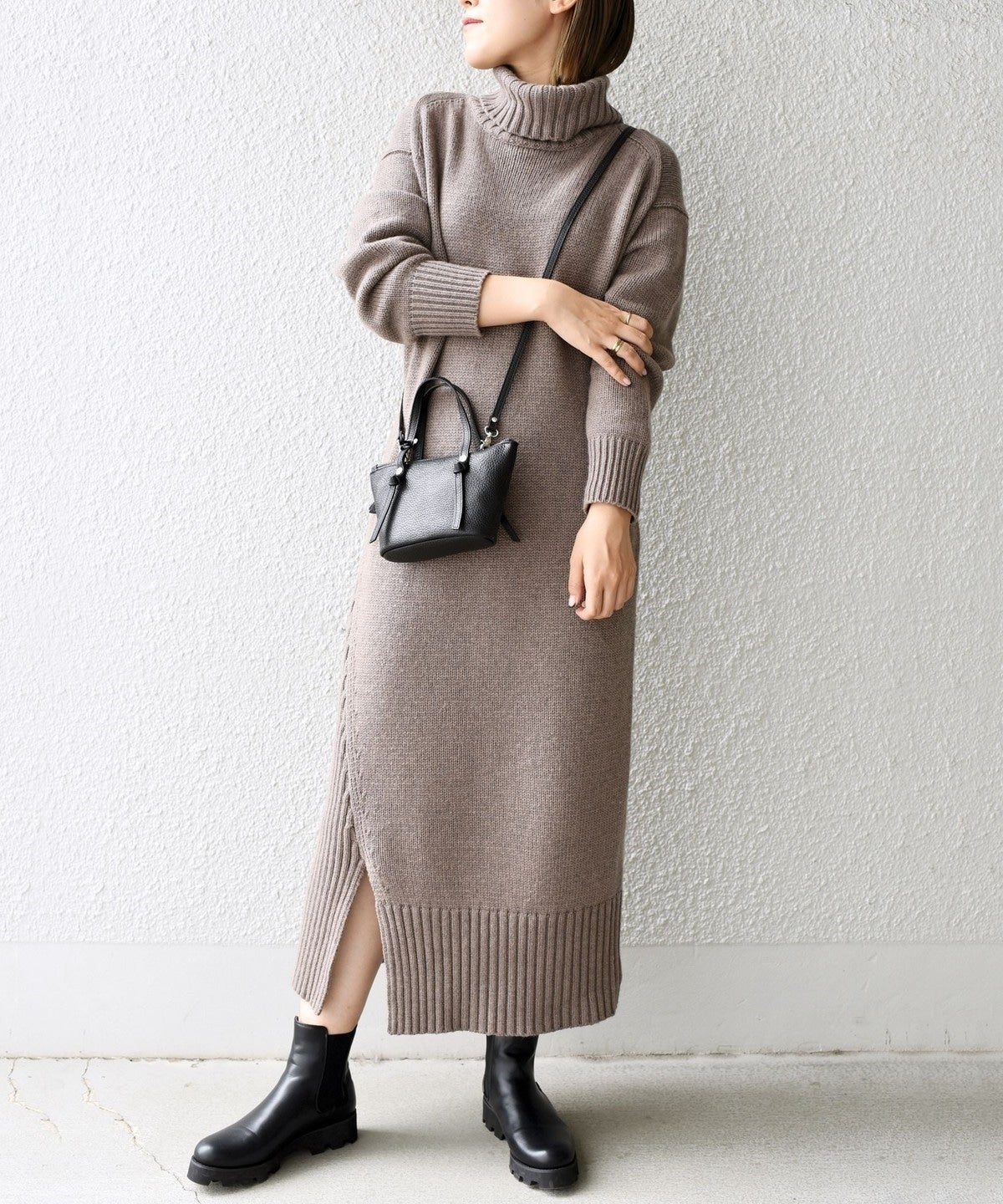【WEB限定】〈手洗い可能〉サイドスリットタートルワンピース