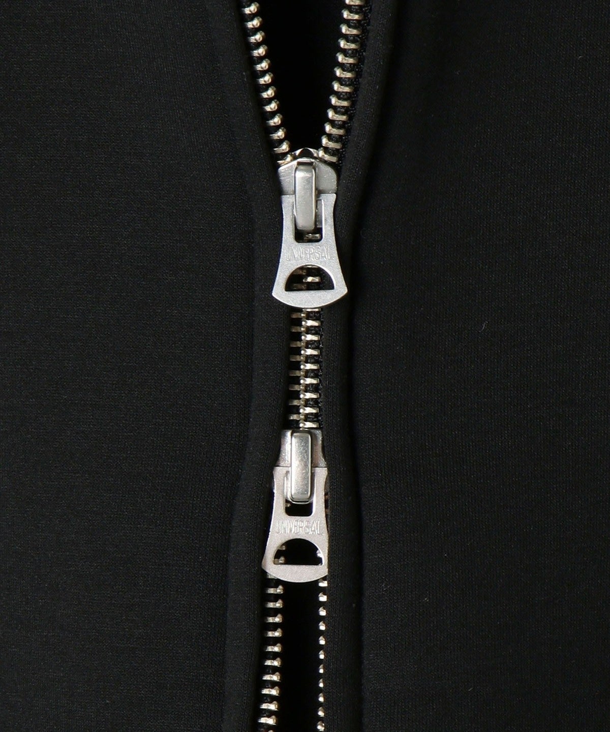 【SHIPS別注】Champion: Wrap Air(R) ハイネック ジップ パーカ