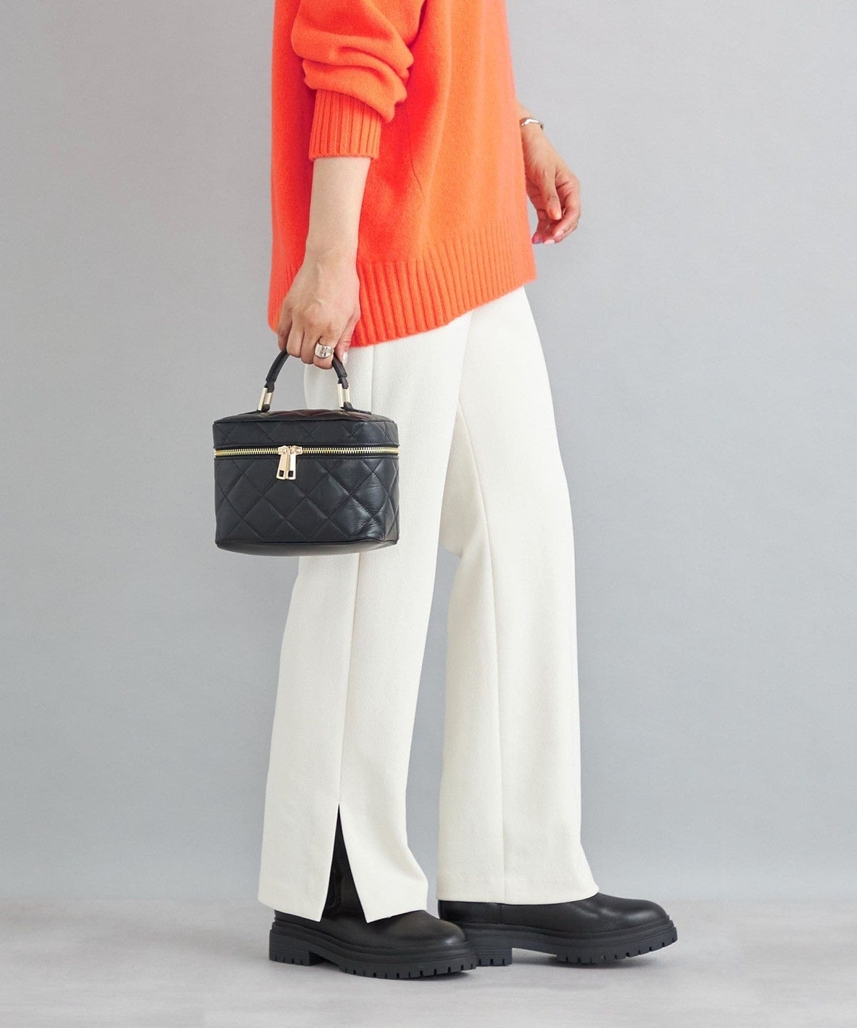 〈手洗い可能〉ストレッチサイドスリットフレアパンツ