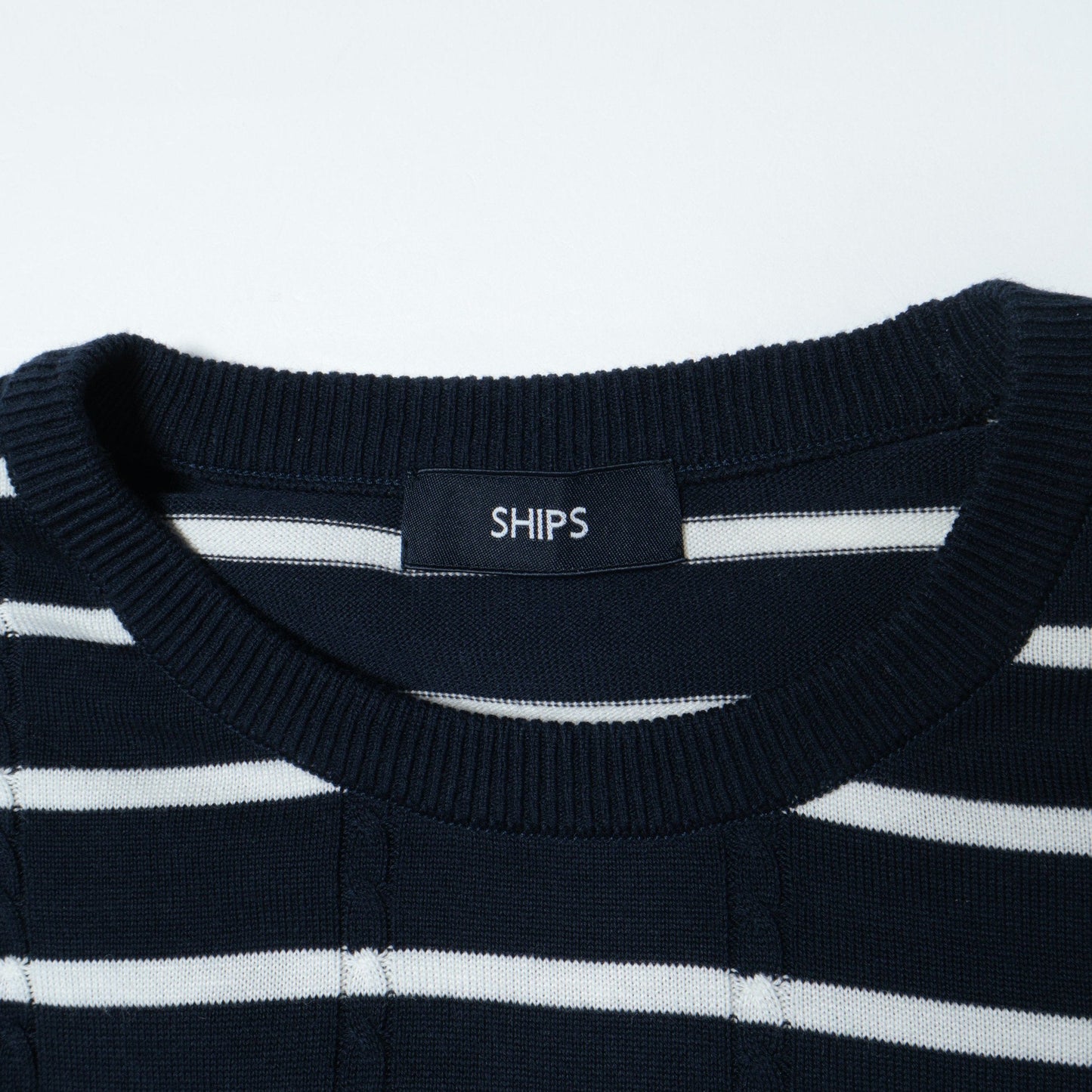 【WEB限定】SHIPS: 《ガシガシ洗える》 抗菌・防臭 ハイゲージ ケーブル クルーネック ニット