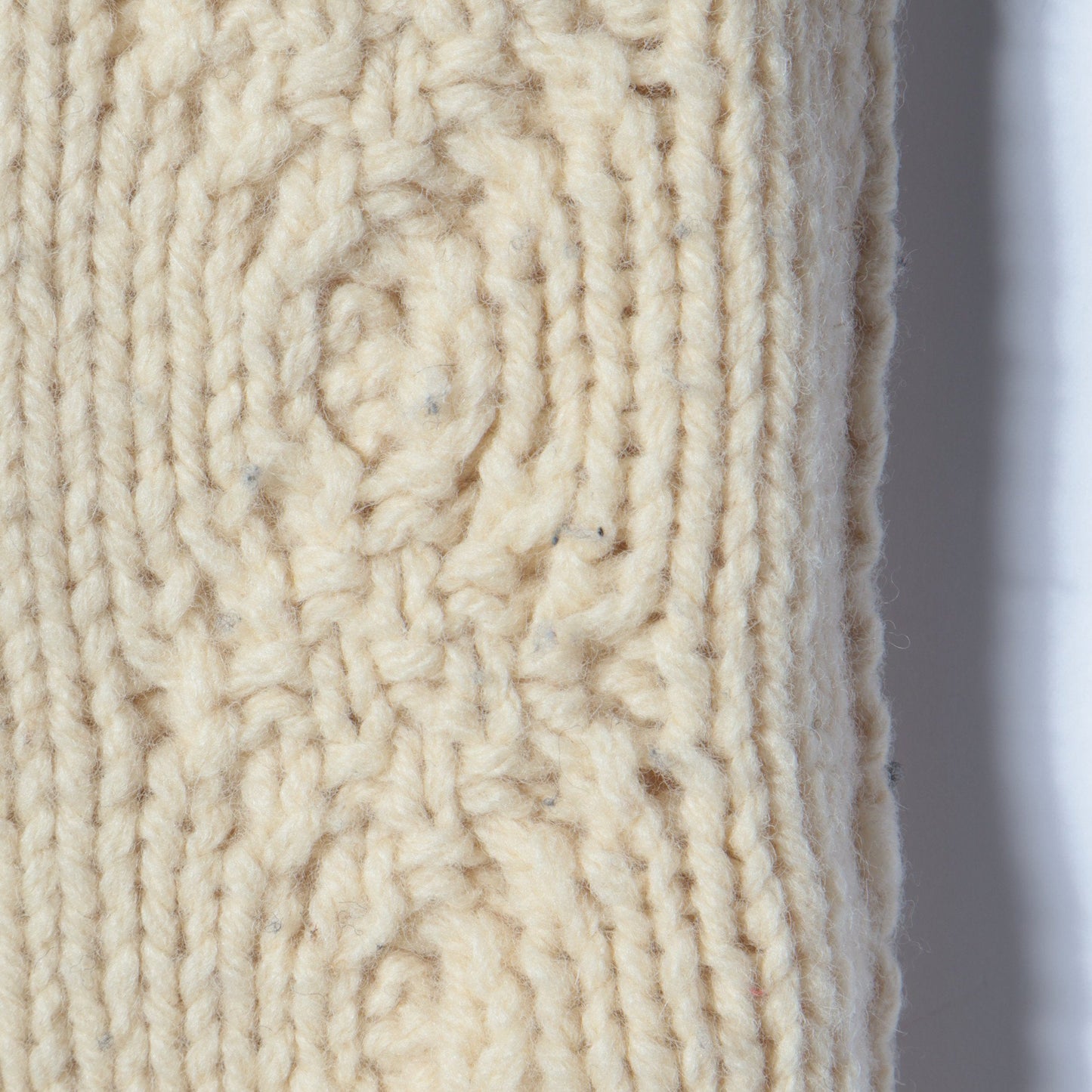 WJKW:HAND KNITTED OP