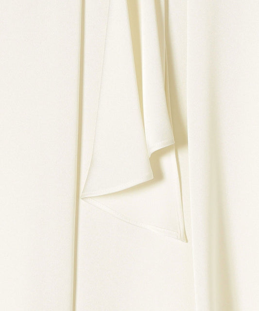 〈手洗い可能〉ソリッドタイブラウス