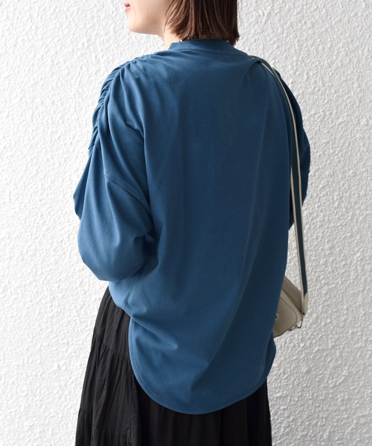 〈洗濯機可能〉ショルダー ギャザー ラウンド へム ロング スリーブ TEE