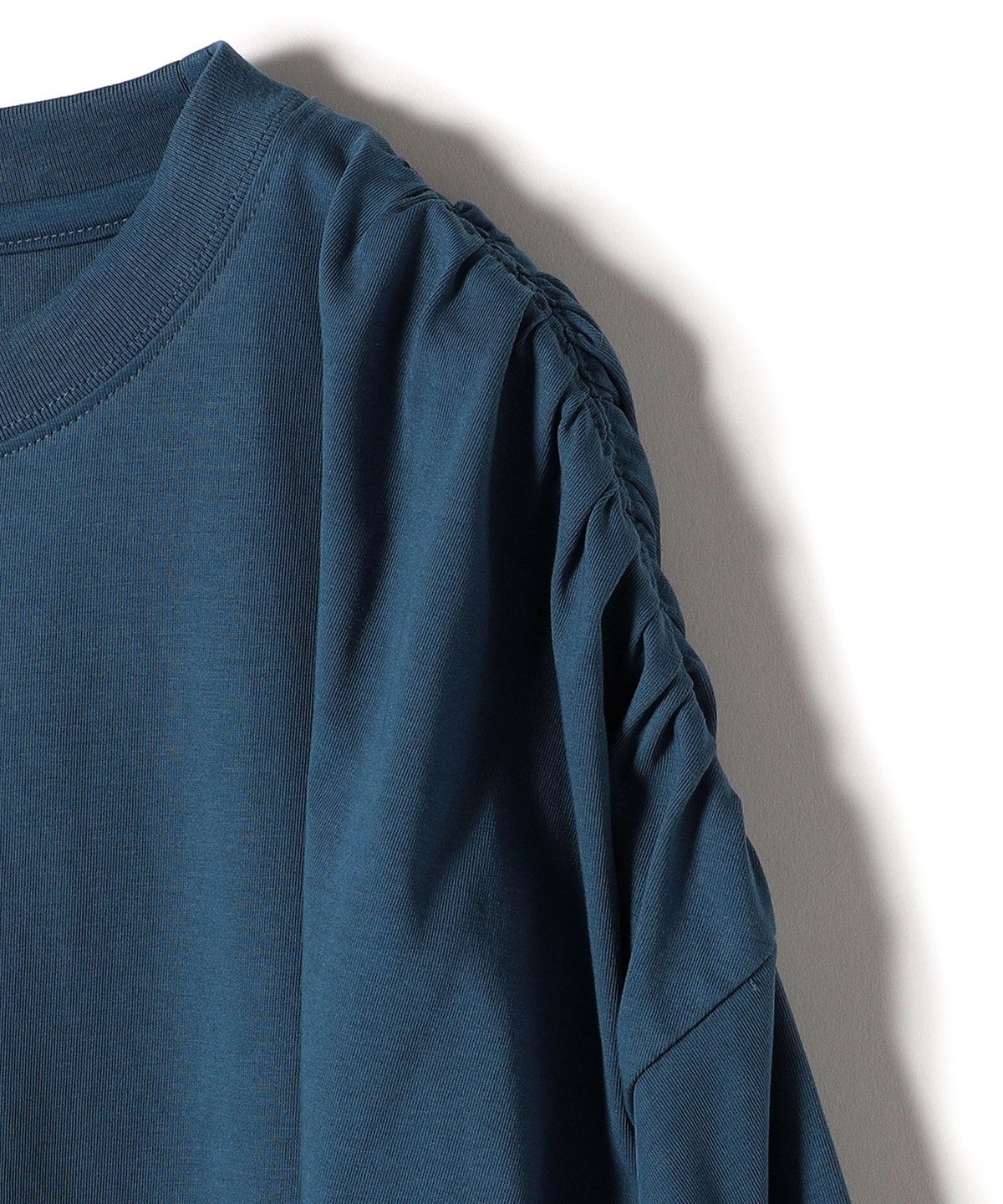 〈洗濯機可能〉ショルダー ギャザー ラウンド へム ロング スリーブ TEE