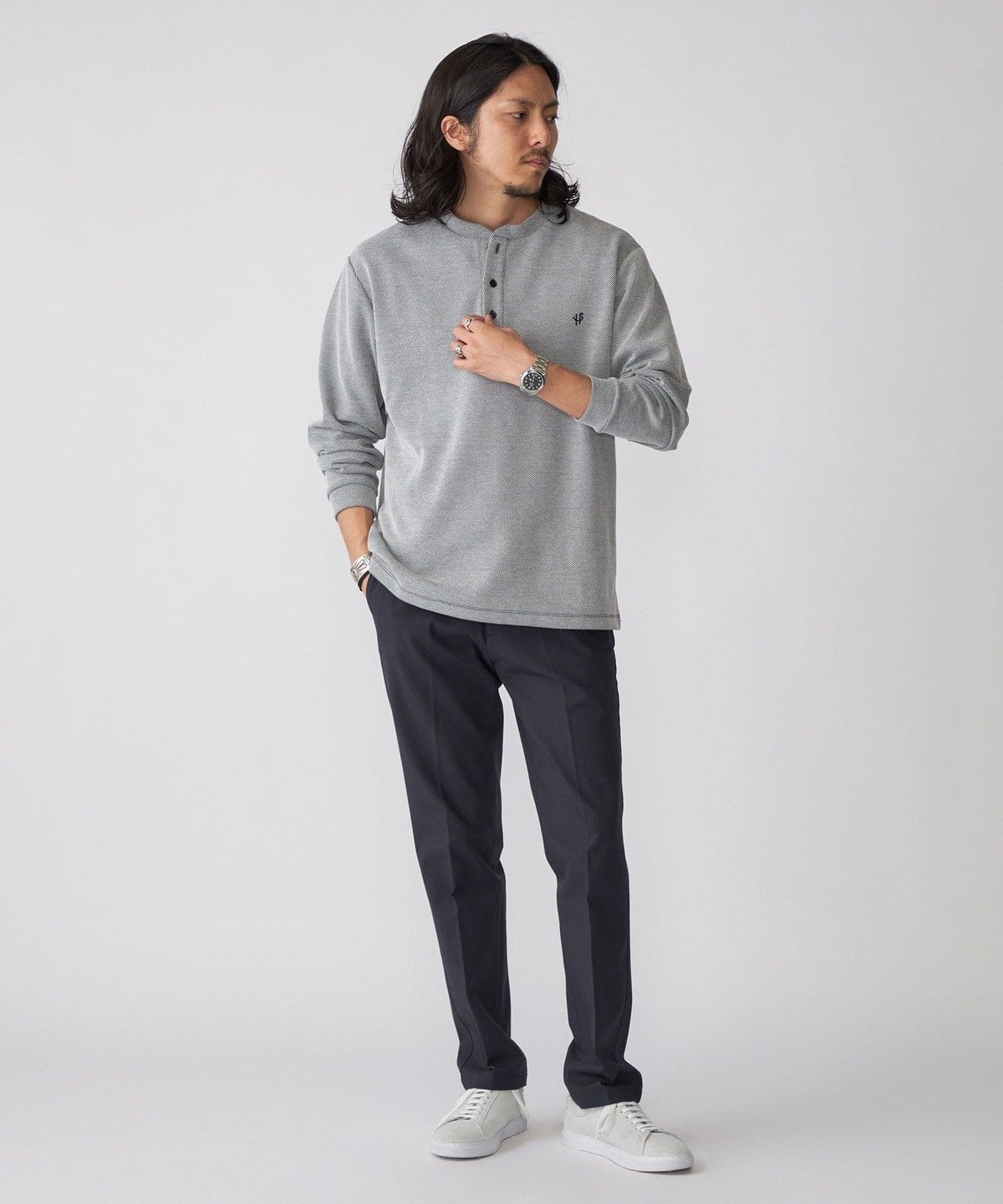 【WEB限定】SHIPS:〈抗菌・防臭〉ワンポイントロゴ バーズアイ ヘンリーネック 長袖 Tシャツ