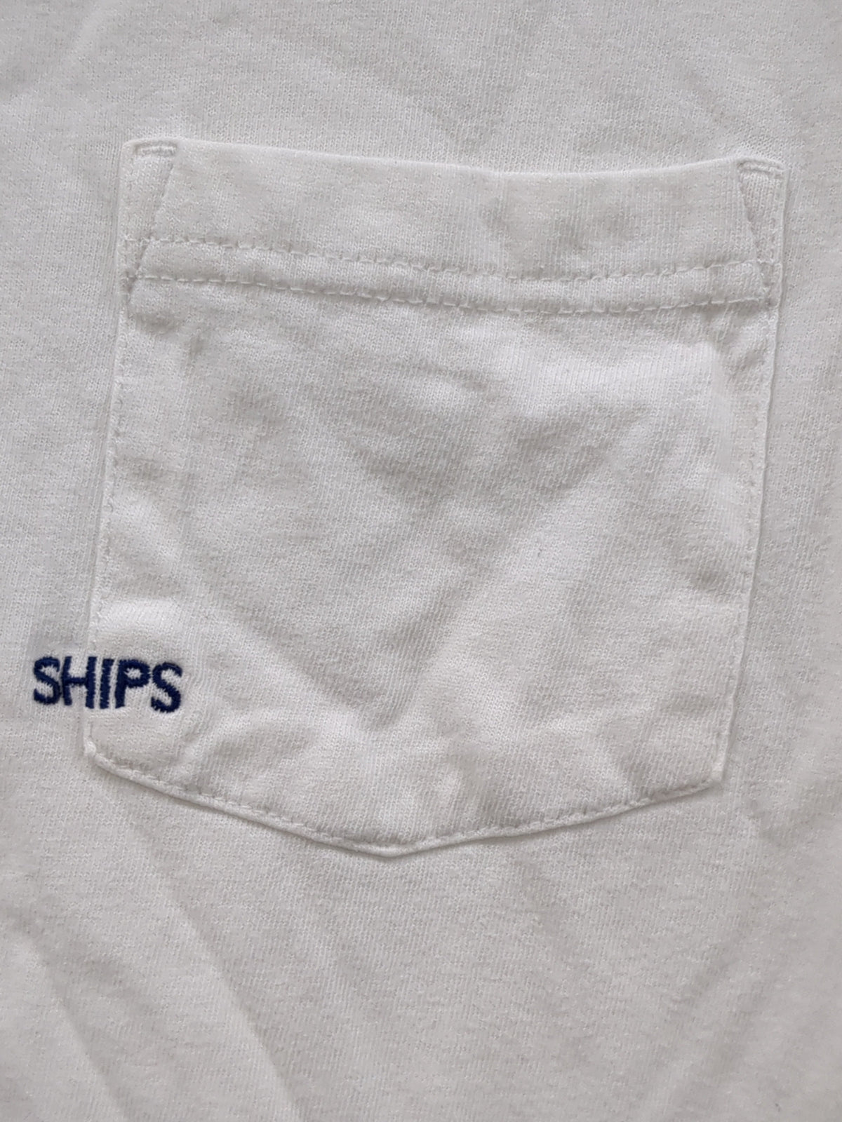 【WEB限定】SHIPS: マイクロ SHIPSロゴ ポケット Tシャツ