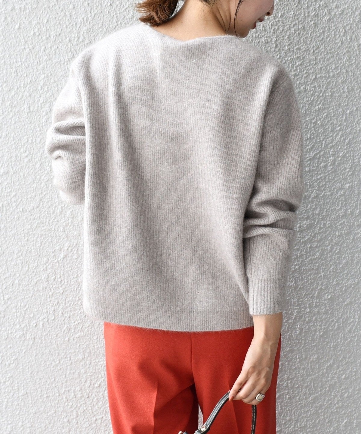 〈手洗い可能〉ヘアリークルーネックプルオーバー