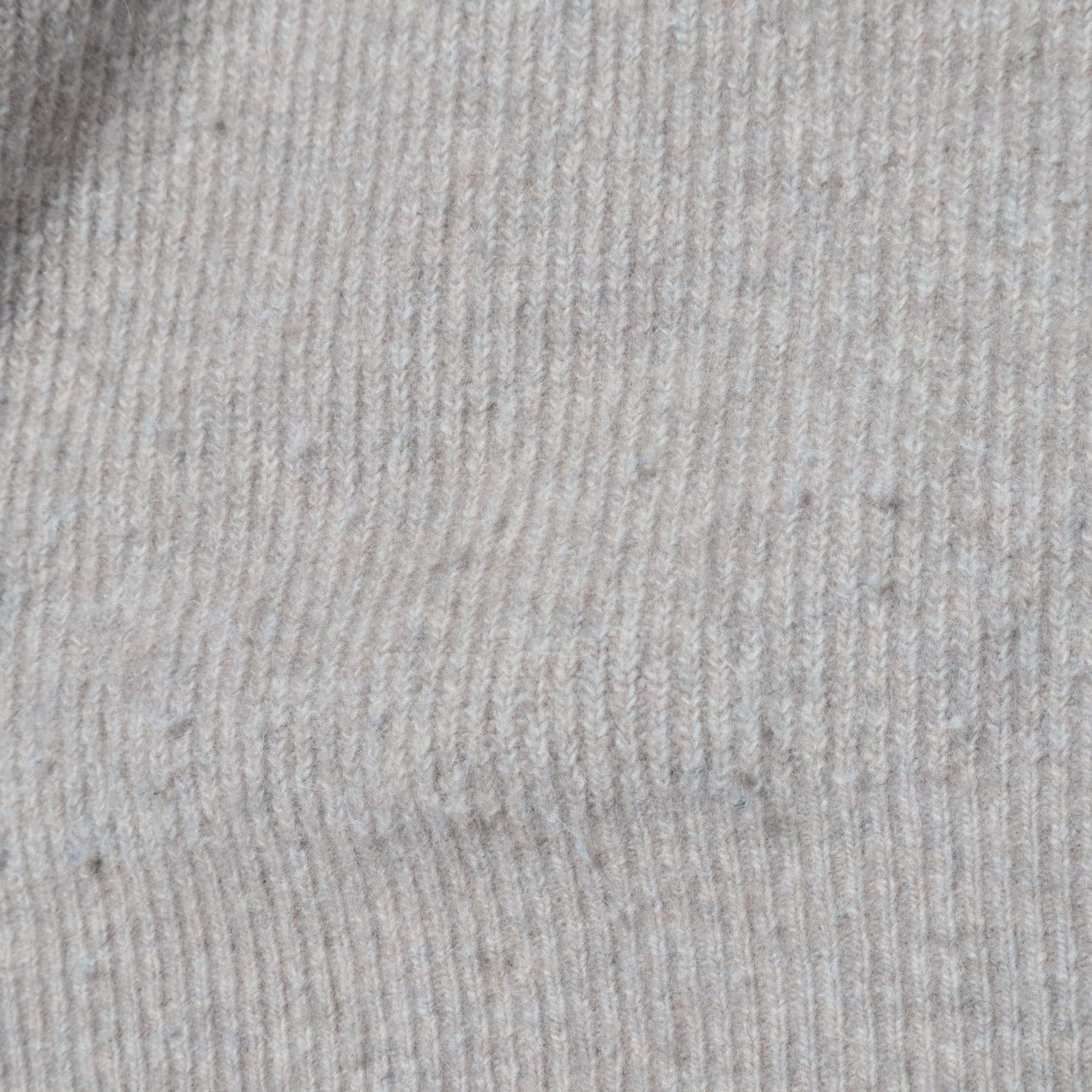 〈手洗い可能〉ヘアリークルーネックプルオーバー