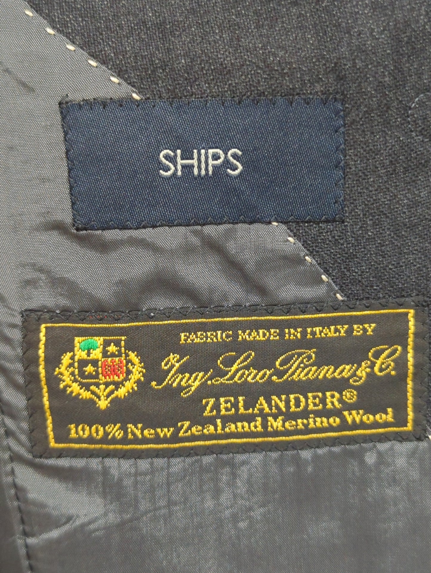 SHIPS:スーツ