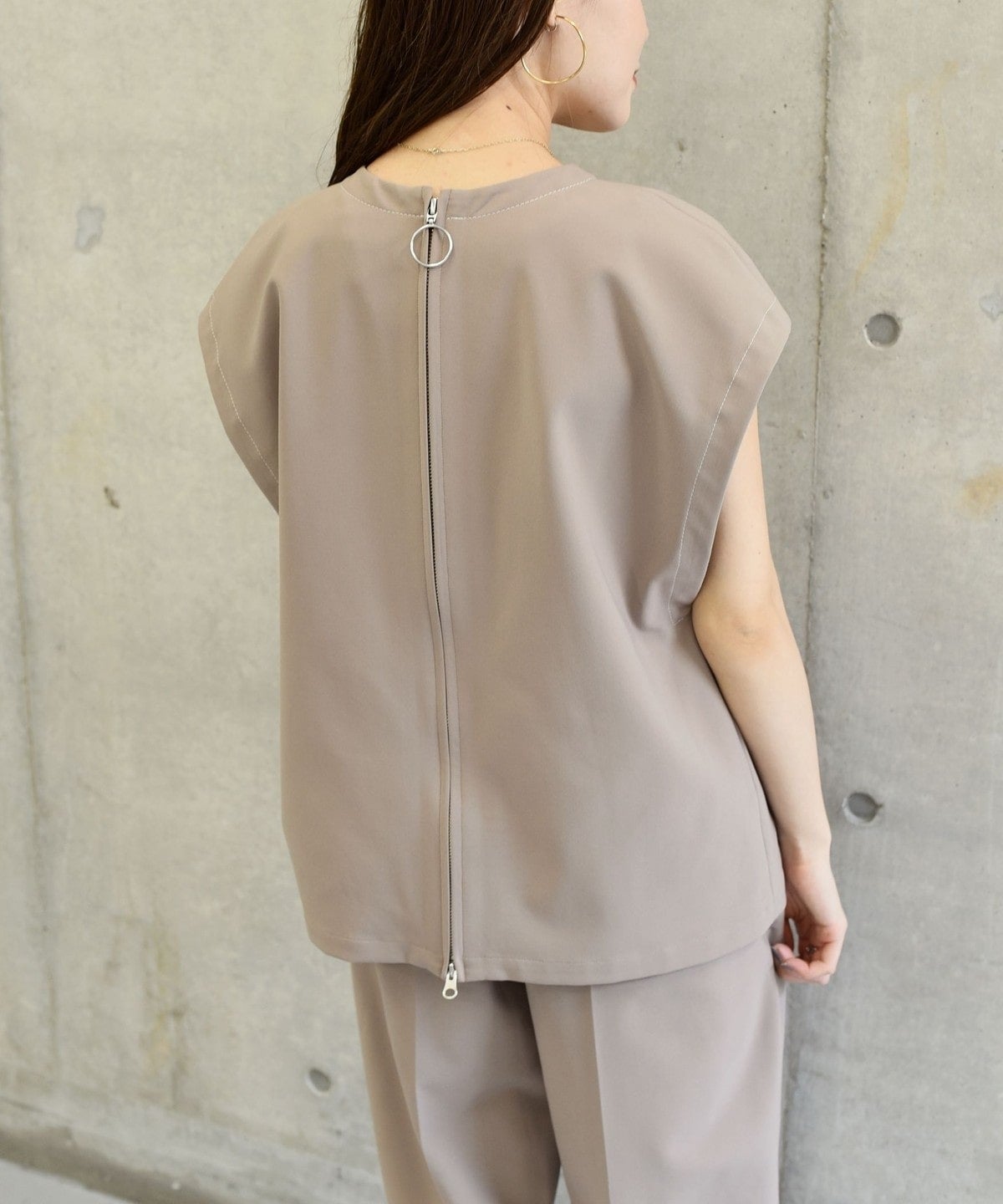 Wai+:バックフルジッププルオーバー