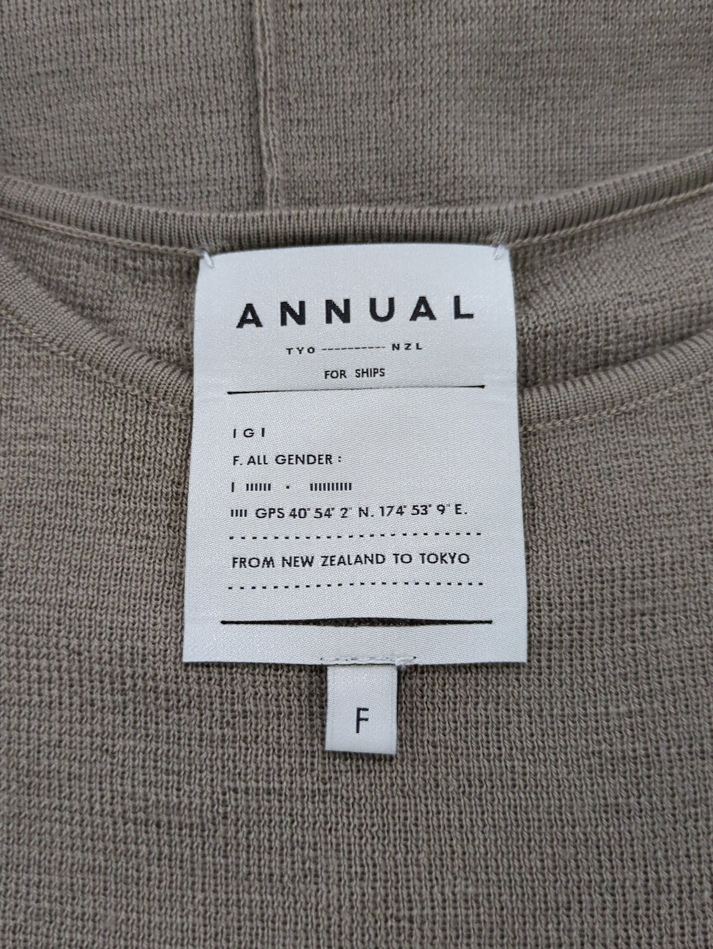 ANNUAL:アウトシームスリットワンピース