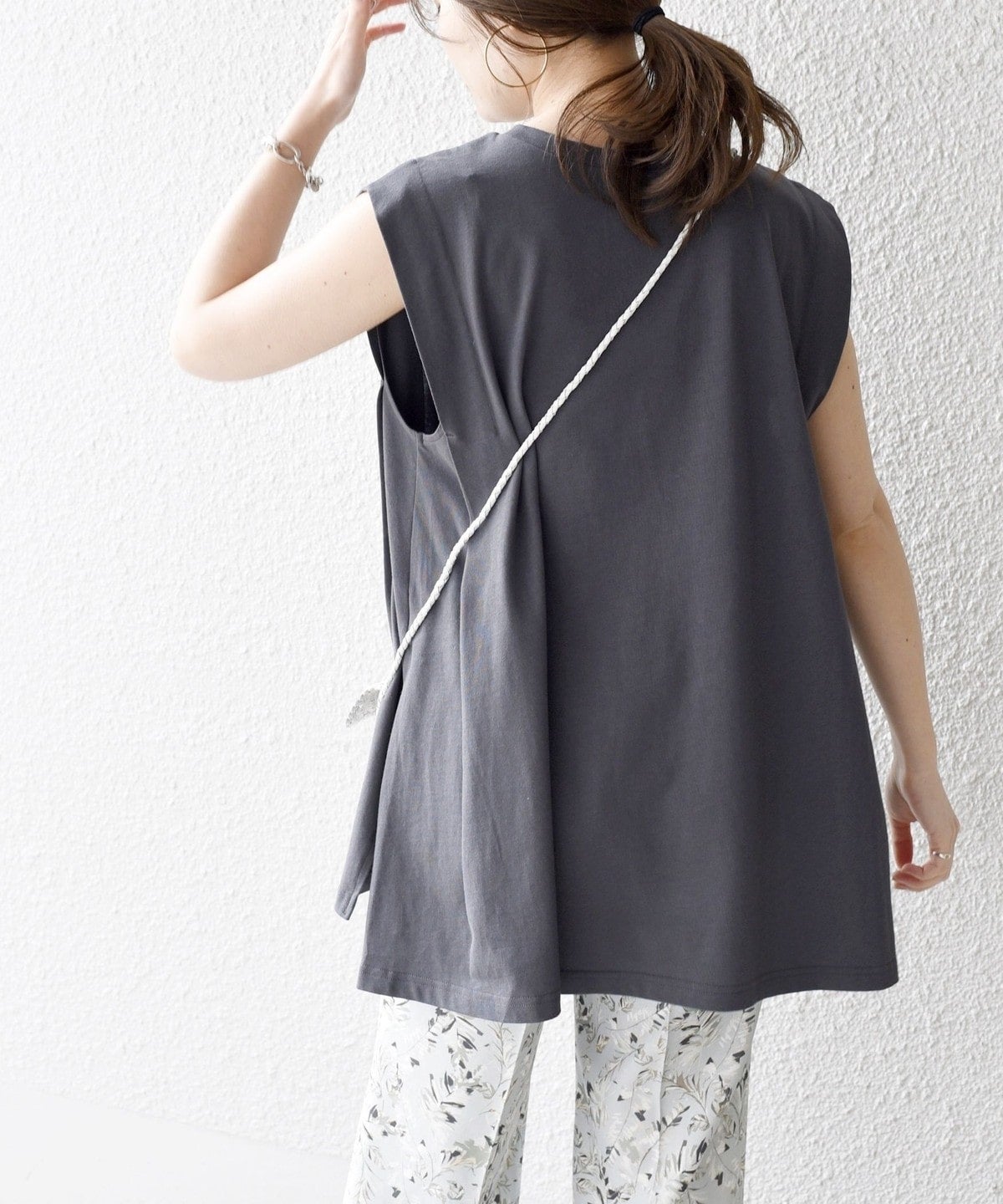 【WEB限定】ショルダータックカットソー