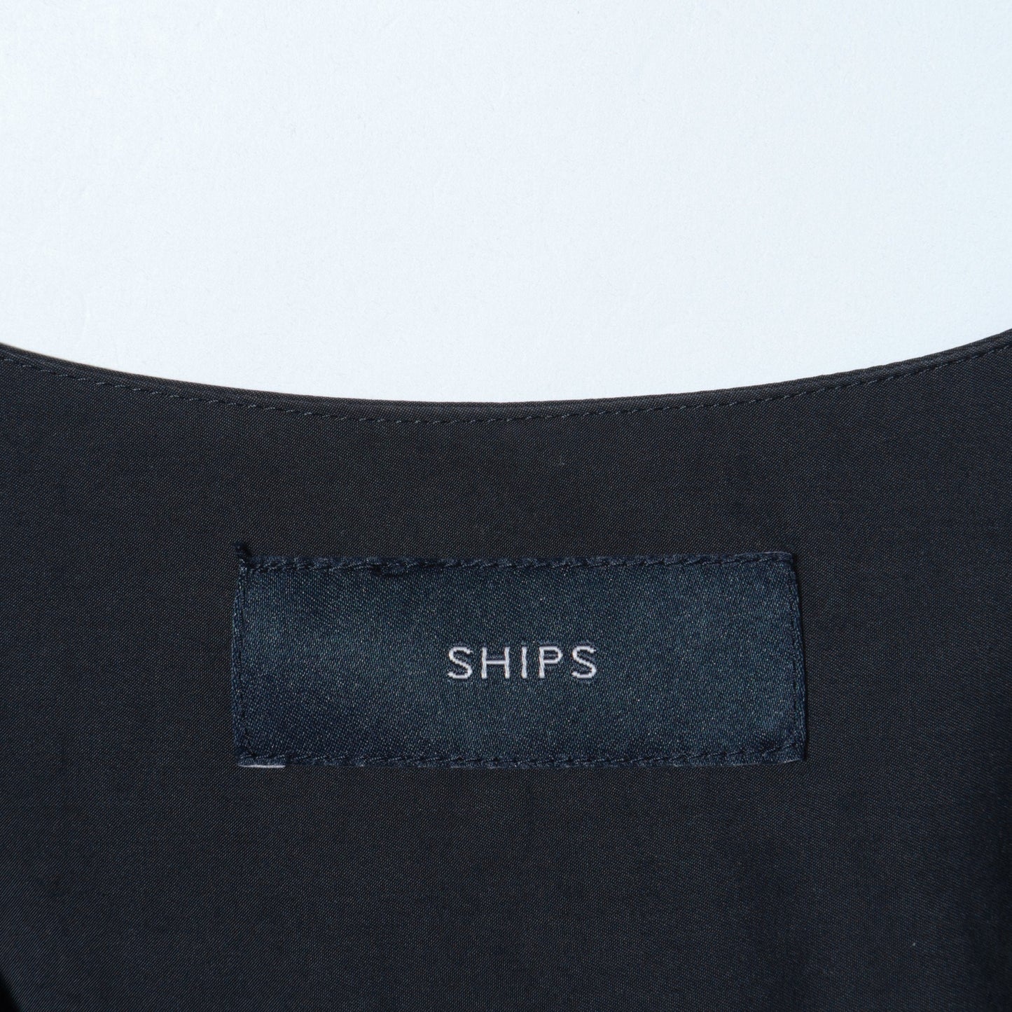 SHIPS:TEN/PL NO COLLAR BLOUSON