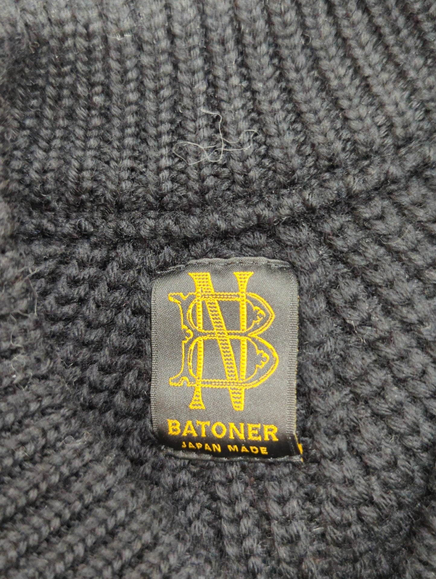 BATONER:SALAH AZE KNIT PO