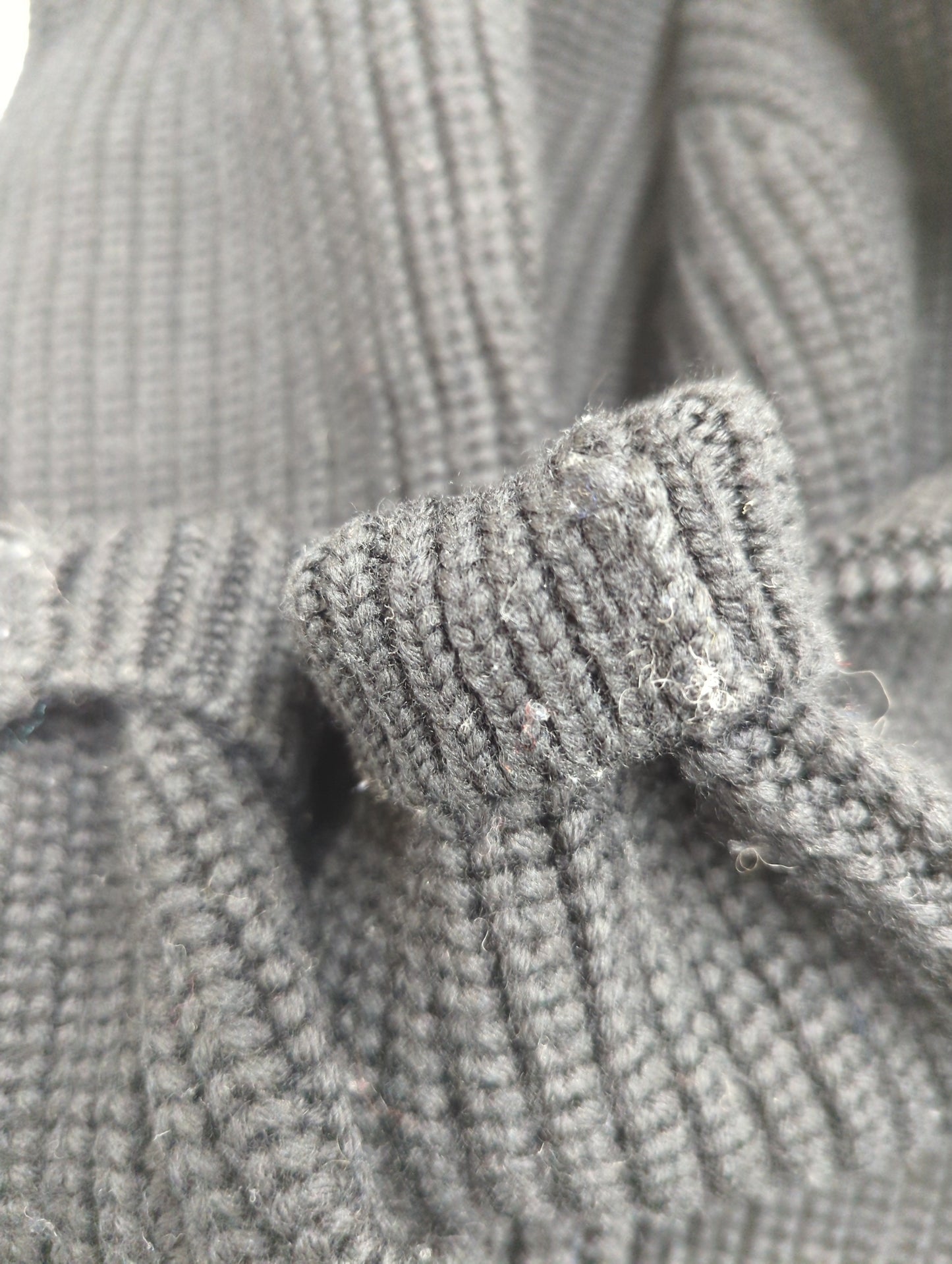 BATONER:SALAH AZE KNIT PO