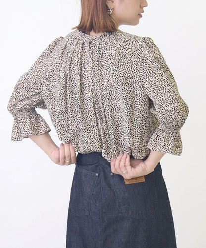 DEOFACTERプリントブラウス