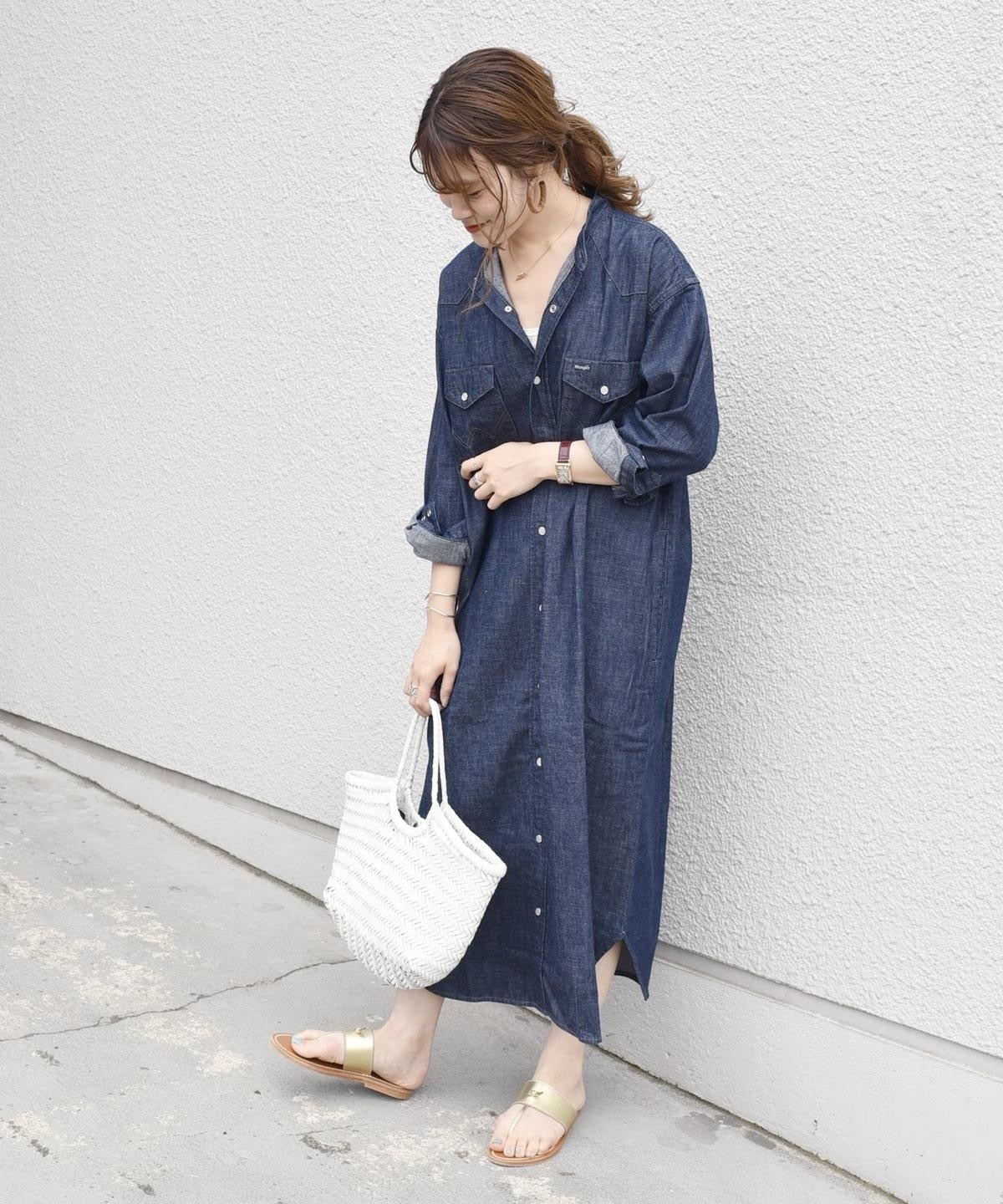 【SHIPS別注】Wrangler: ノーカラーデニムシャツワンピース