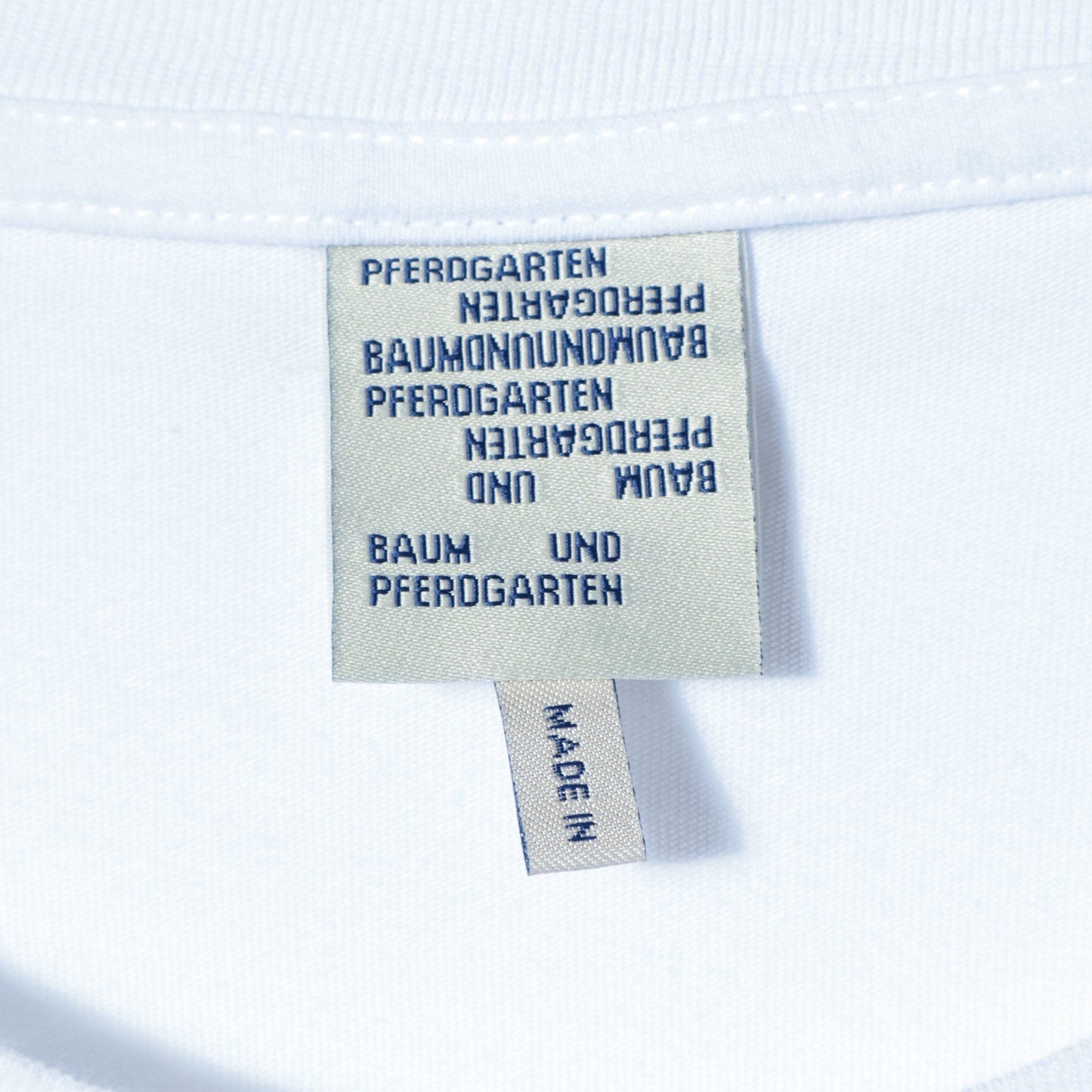 BAUM UND PFERDGARTEN:Tシャツ/カットソー