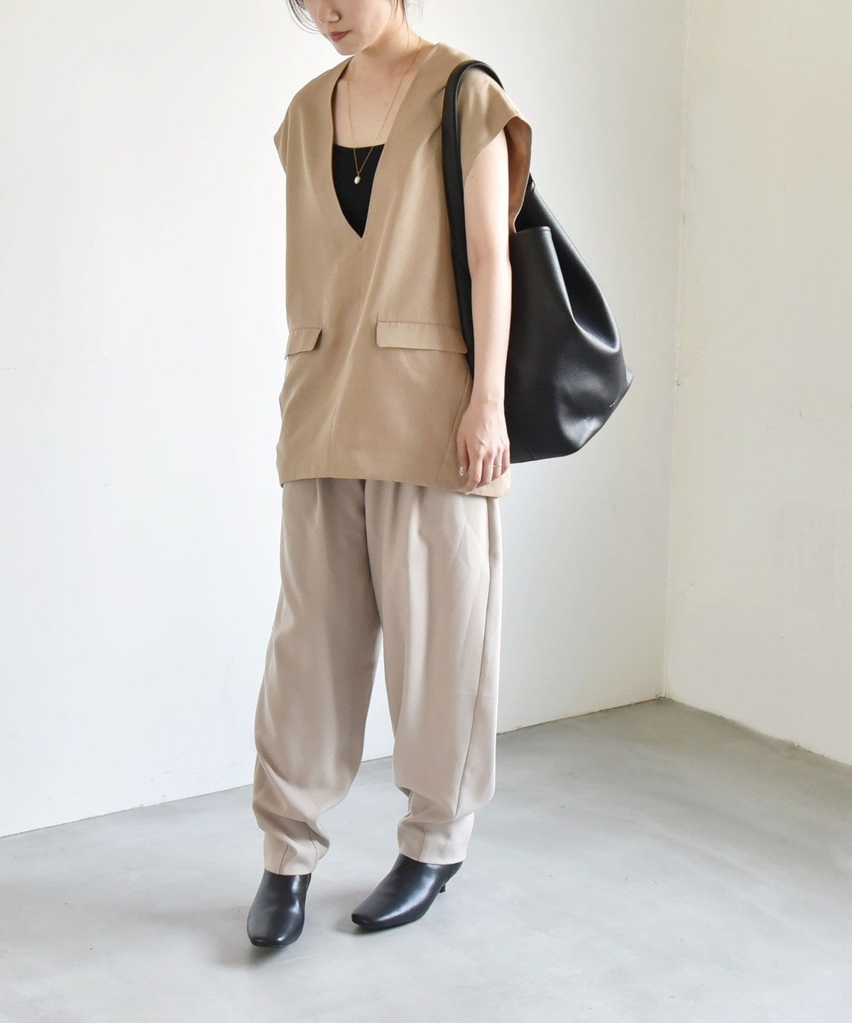 quaranciel:〈洗濯機可能〉ウーステッド フレンチスリーブ Vネック ベスト ジレ