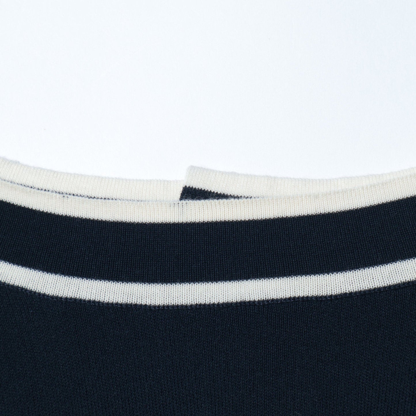 〈手洗い可能〉ラインクルーネックプルオーバー