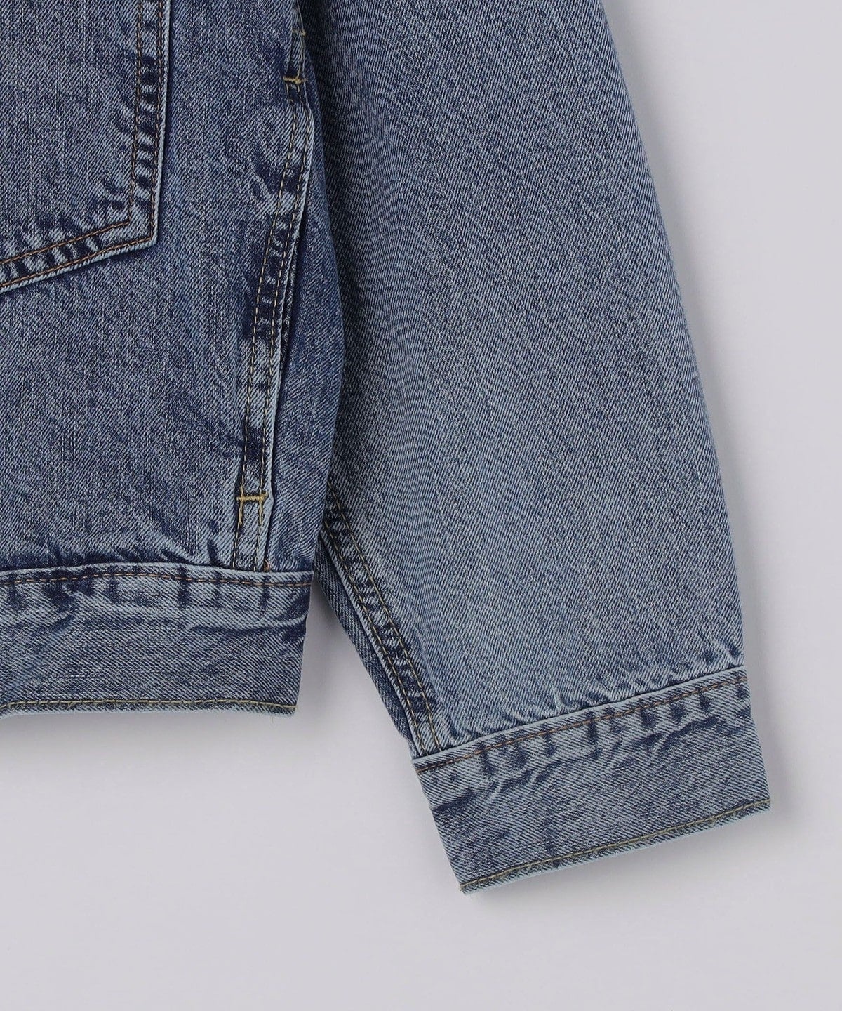 Levi’s: TYPE 2 TRUCKER