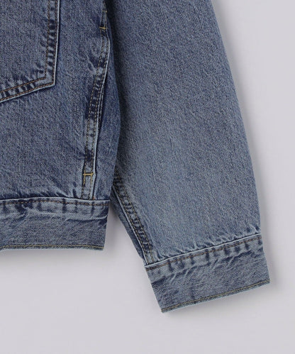 Levi’s: TYPE 2 TRUCKER