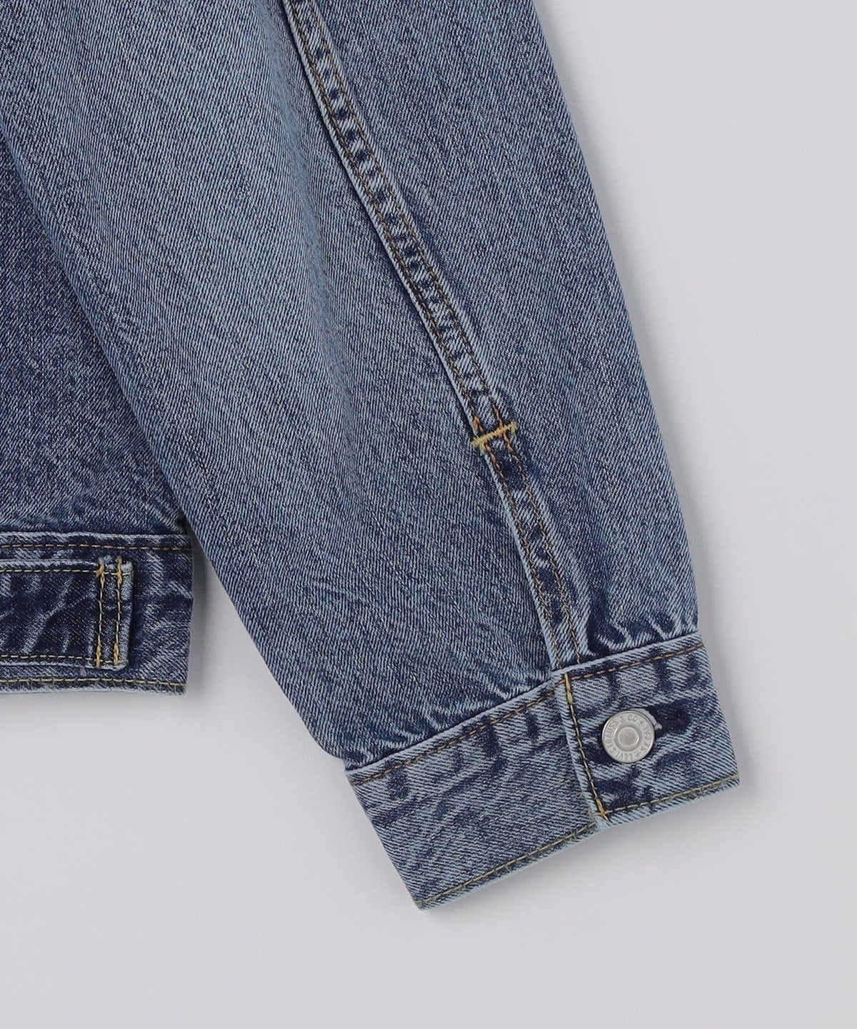 Levi’s: TYPE 2 TRUCKER