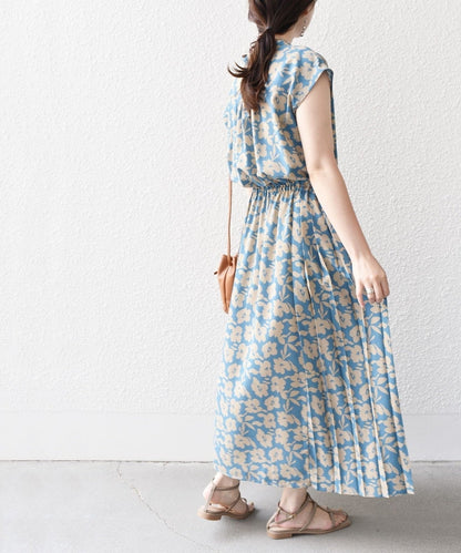 【WEB限定】〈洗濯機可能〉ドット 花柄 サイド プリーツ フレンチスリーブ ワンピース