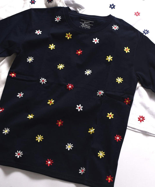 SU: フラワーエンブロイダリー Tシャツ