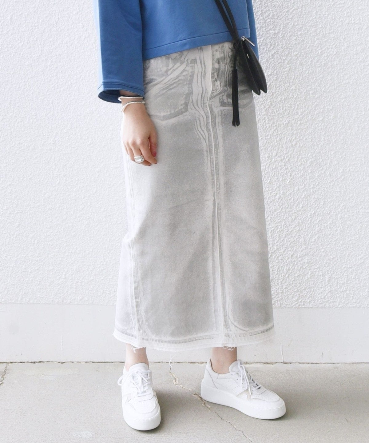 〈洗濯機可能〉箔プリント Iライン デニム スカート 24SS