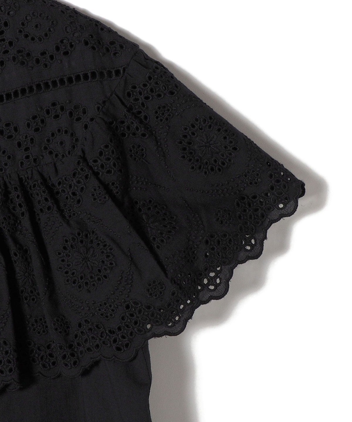 〈手洗い可能〉オリジナルレース刺繍フリルブラウス