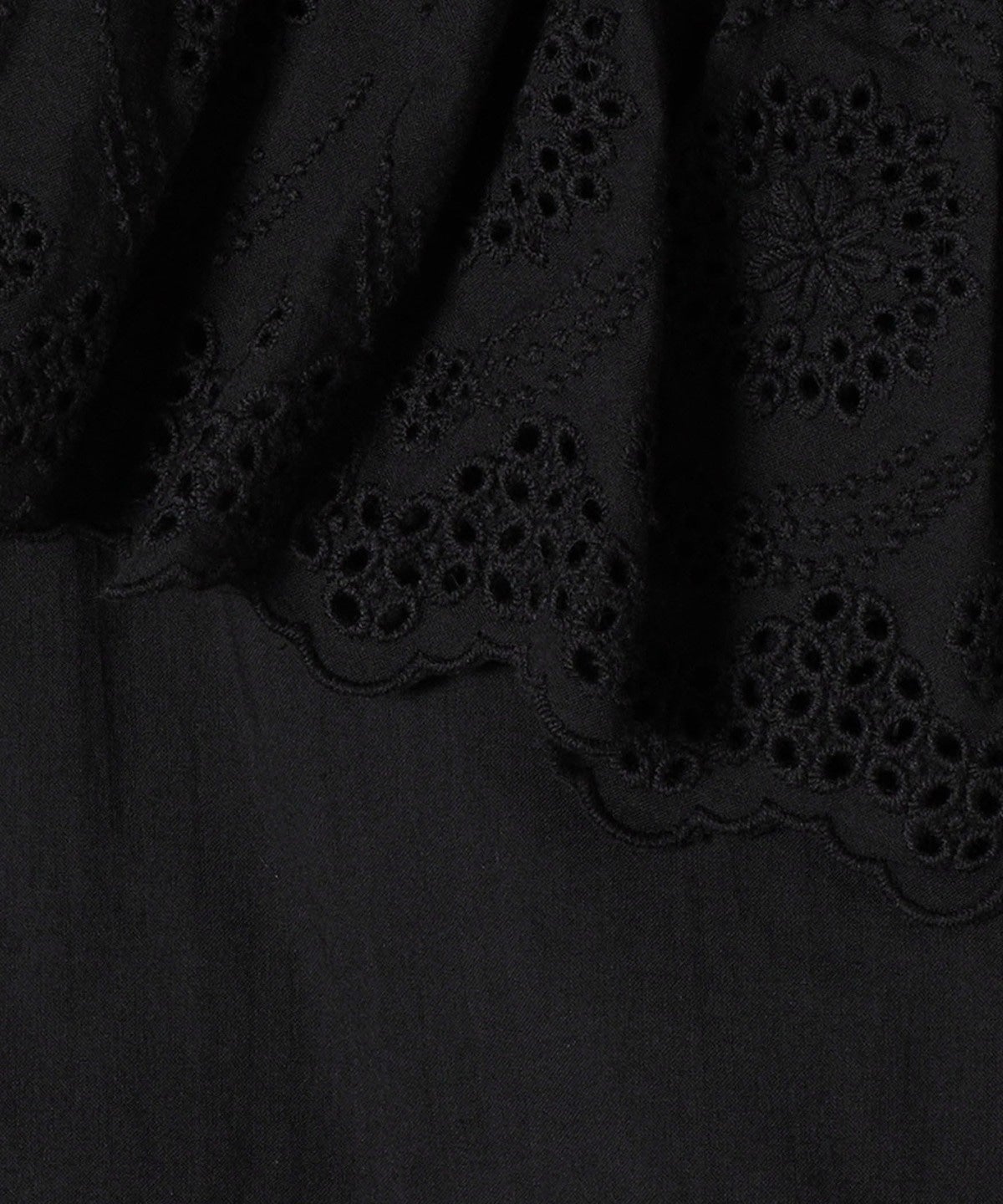 〈手洗い可能〉オリジナルレース刺繍フリルブラウス