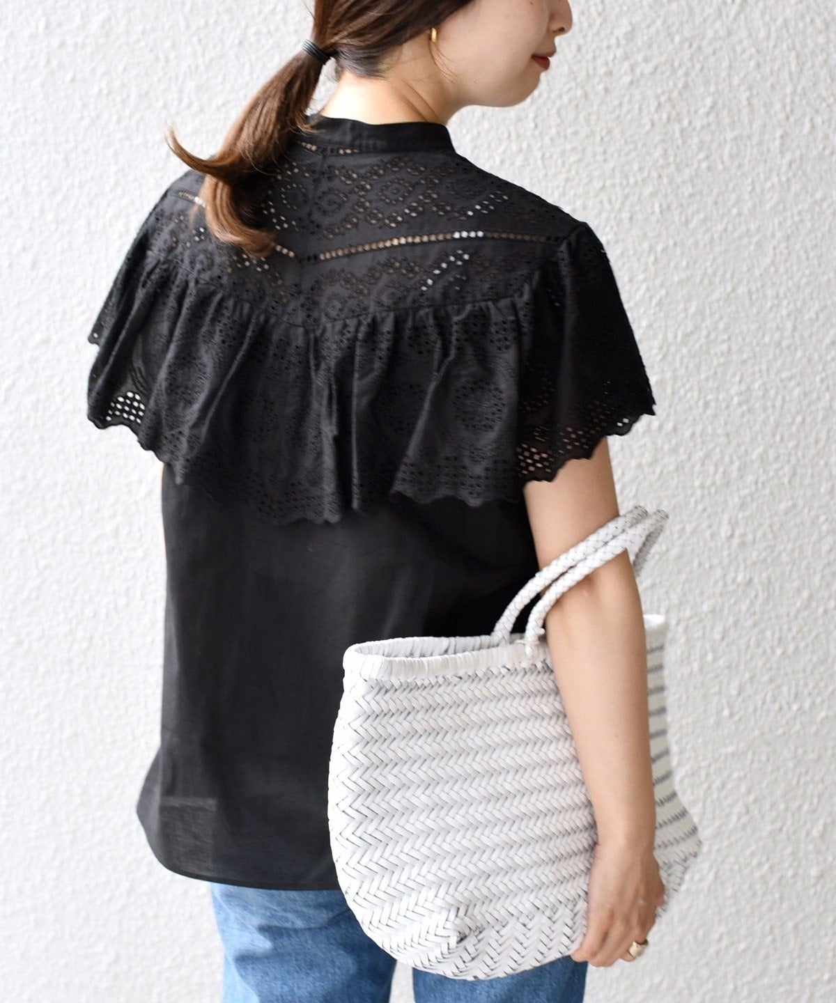 〈手洗い可能〉オリジナルレース刺繍フリルブラウス