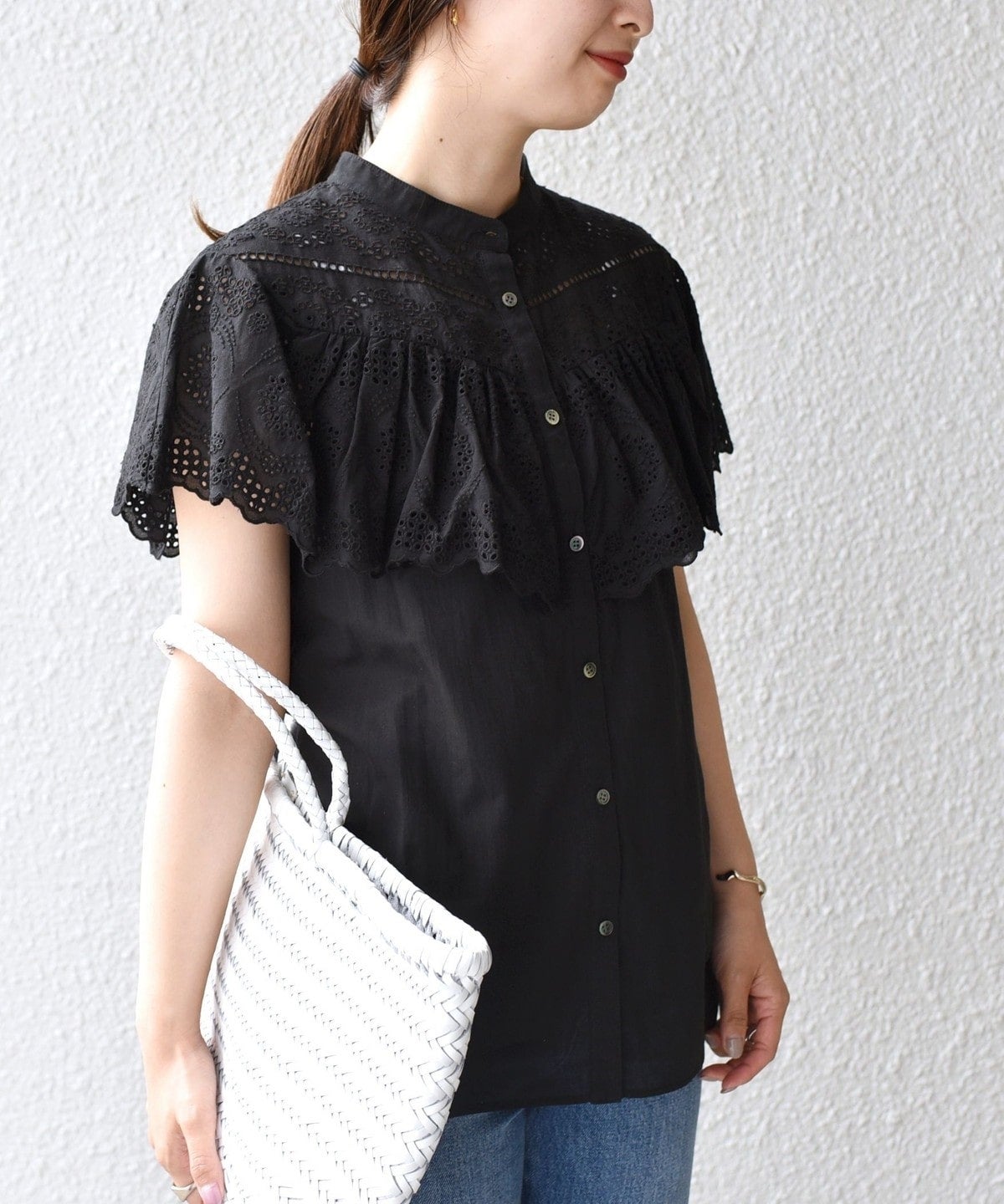 〈手洗い可能〉オリジナルレース刺繍フリルブラウス